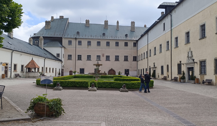 3. fotografia fotogalérie Výlet dôchodcov 2026 - Hrad Červený Kameň